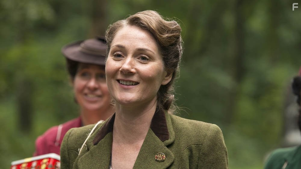 Ruth Gemmell in Home Fires (2015)