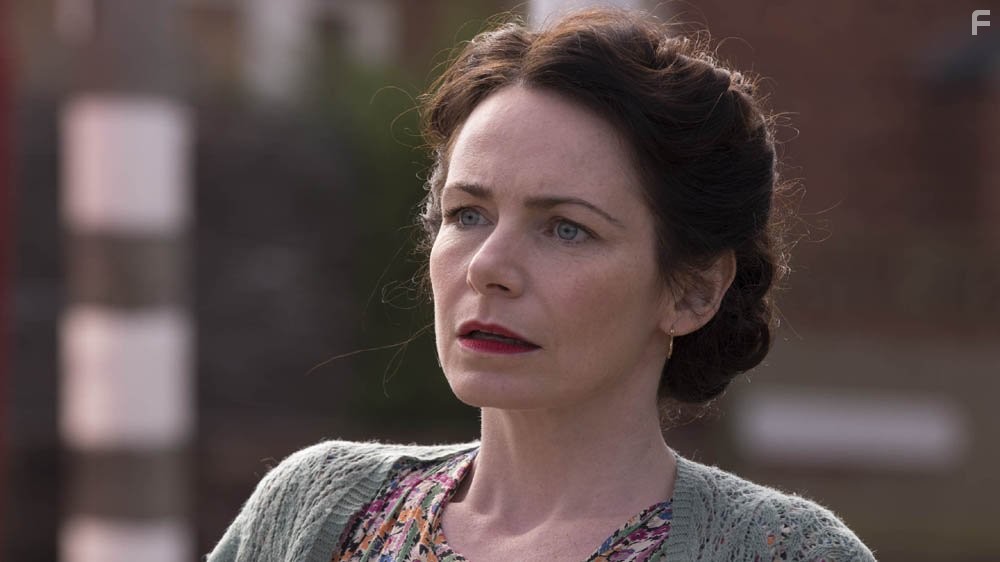 Clare Calbraith in Home Fires (2015)