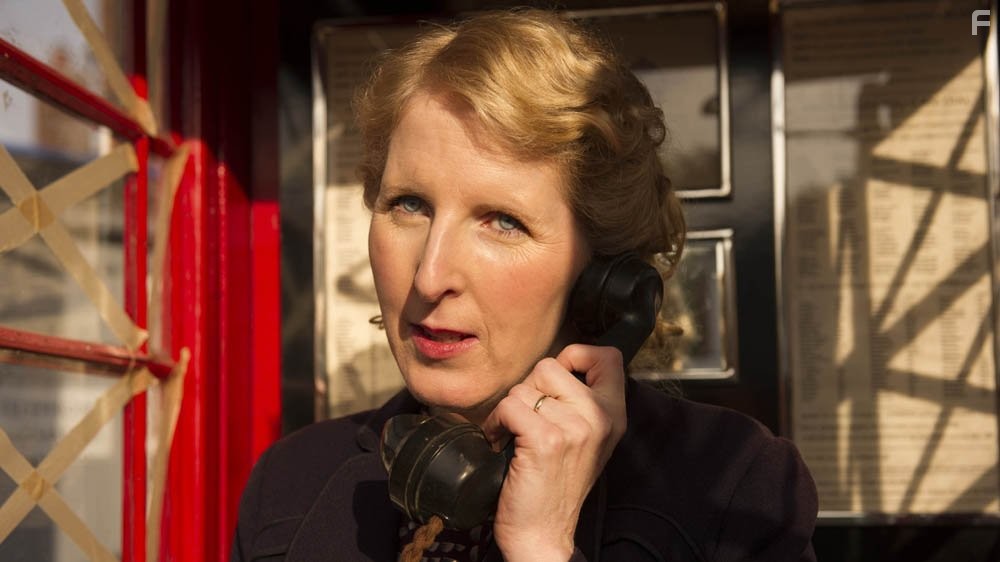 Fenella Woolgar in Home Fires (2015)