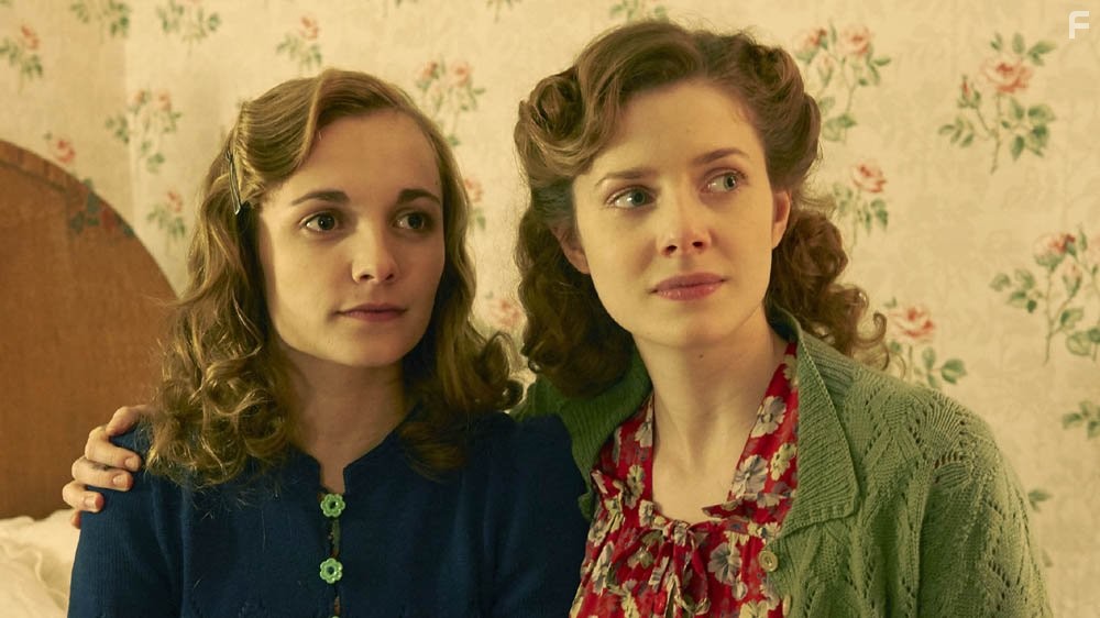 Rachel Hurd-Wood and Leila Mimmack in Home Fires (2015)