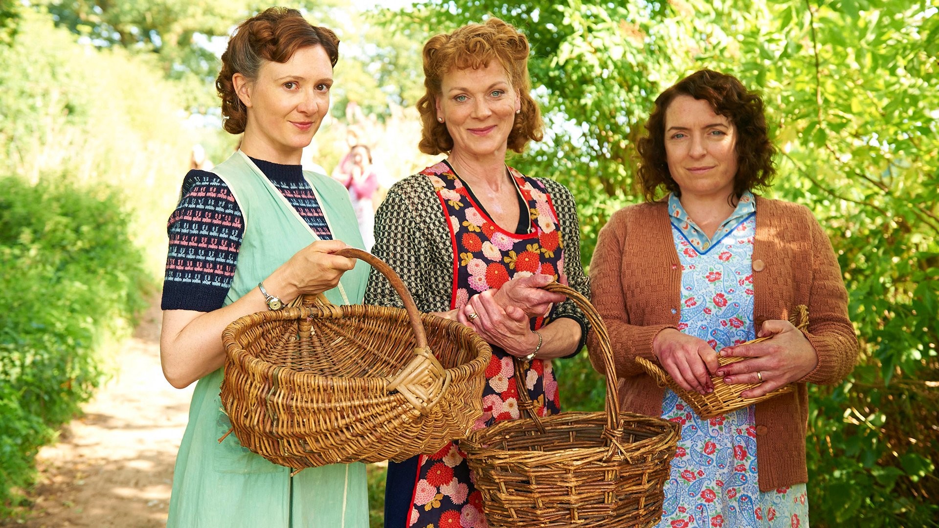 Samantha Bond, Frances Grey, and Claire Rushbrook in Home Fires (2015)
