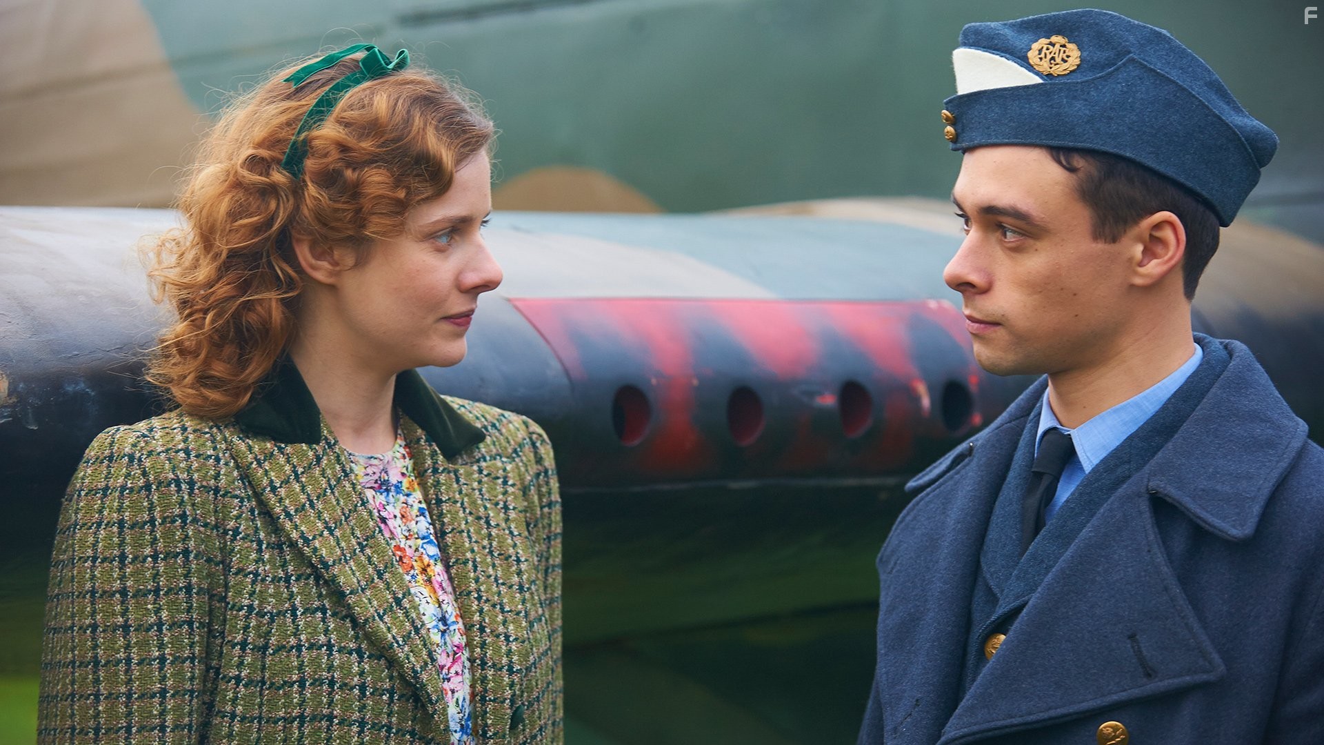 Graeme Hawley and Rachel Hurd-Wood in Home Fires (2015)