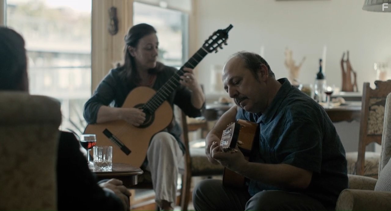 Roland Ferrandi and Imelda Nagle Ryan in Лобстер (2015)