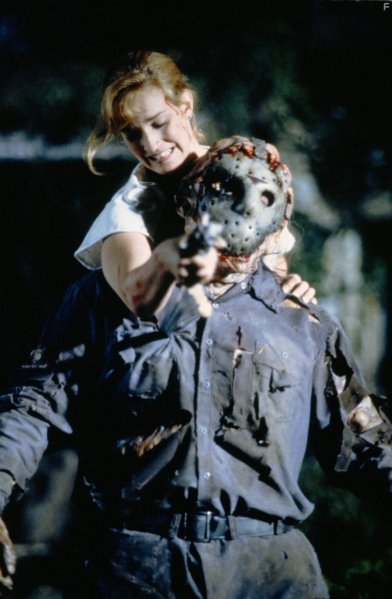 Kane Hodder and Kari Keegan in Джейсон отправляется в ад: Последняя пятница (1993)