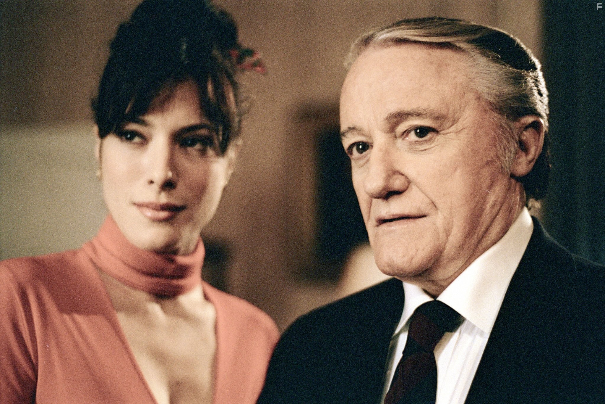 Robert Vaughn and Jaime Murray in Виртуозы (2004)