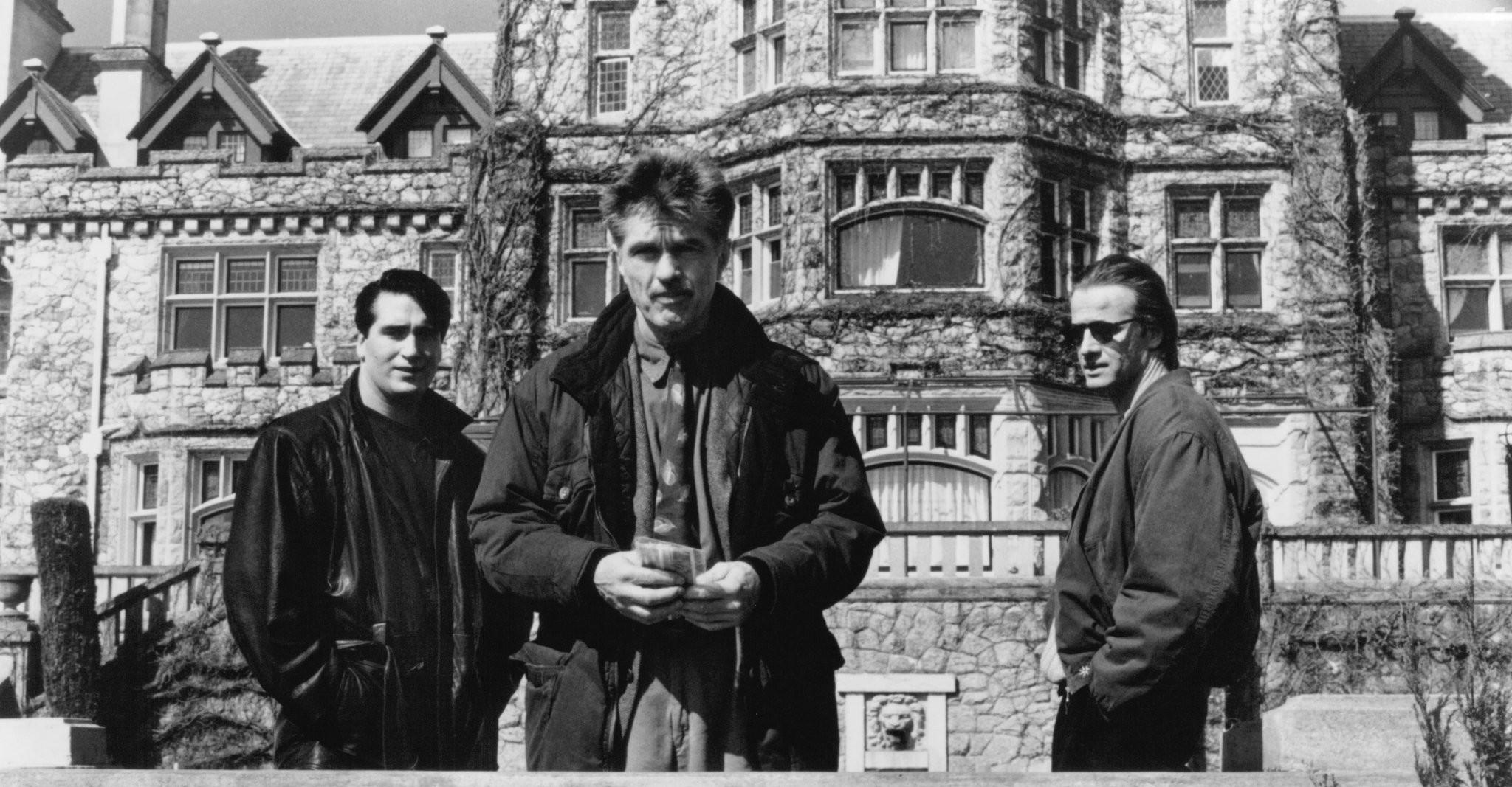 Christopher Lambert, Tom Skerritt, and Daniel Baldwin in Ход королевой (1992)