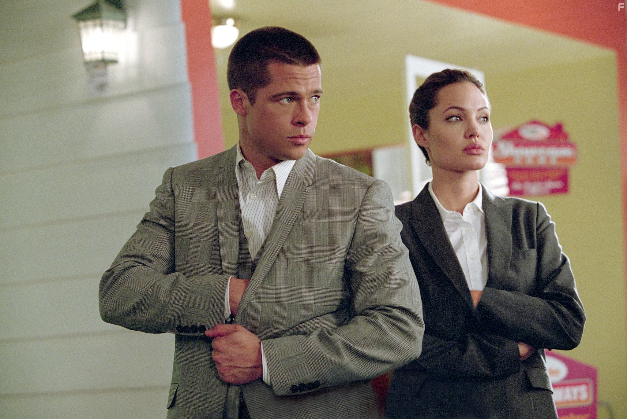 Brad Pitt and Angelina Jolie in Мистер и миссис Смит (2005)