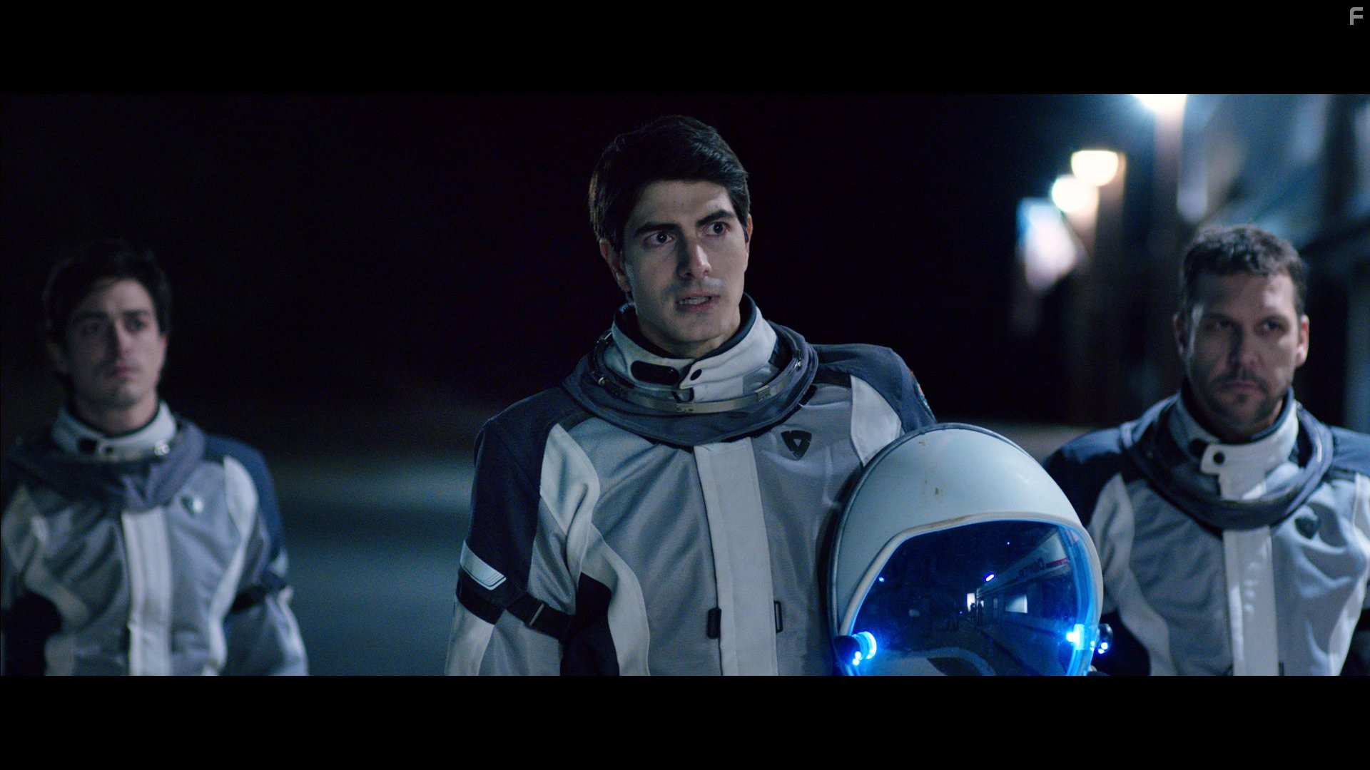 Dane Cook, Brandon Routh, and Ben Feldman in 400 дней (2015)