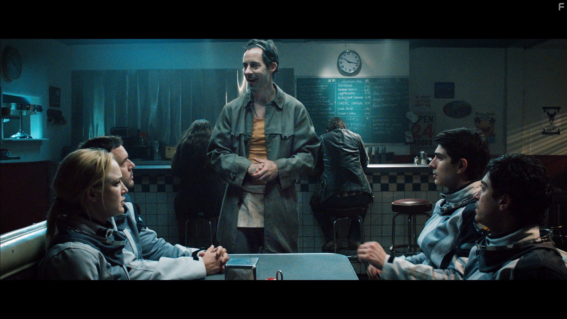 Tom Cavanagh, Dane Cook, Brandon Routh, Ben Feldman, and Caity Lotz in 400 дней (2015)