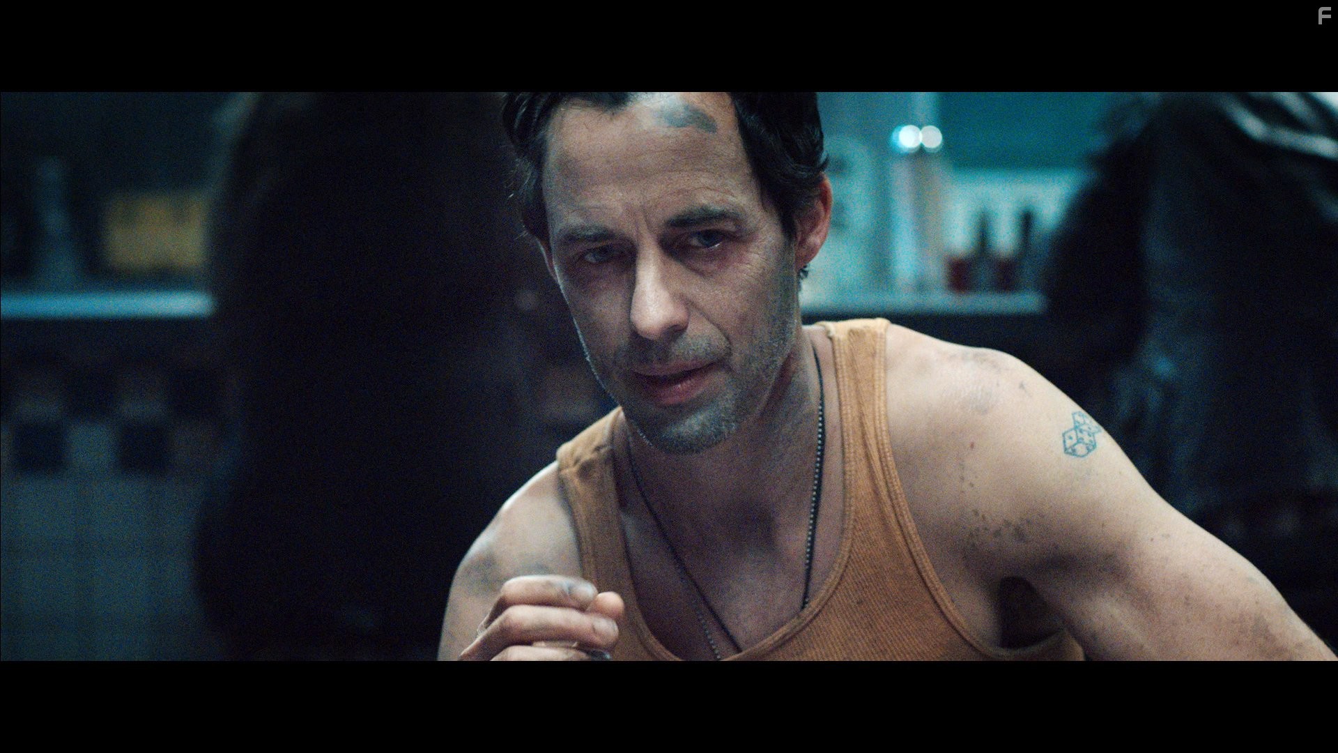 Tom Cavanagh in 400 дней (2015)