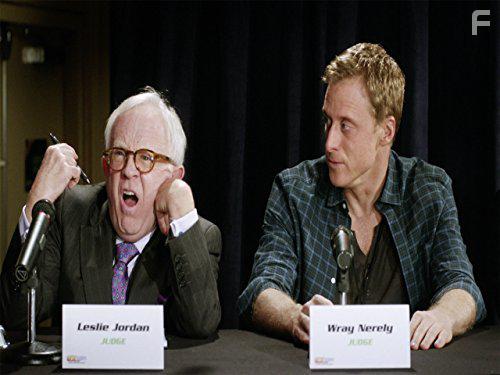 Leslie Jordan and Alan Tudyk in Con Man (2015)