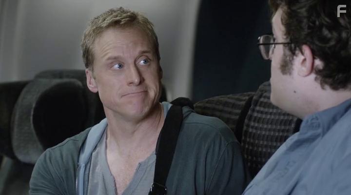 Alan Tudyk and Ari Stidham in Con Man (2015)