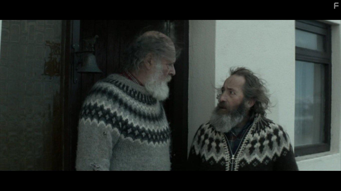 Theodr Jlusson and Sigurur Sigurjnsson in Hrtar (2015)