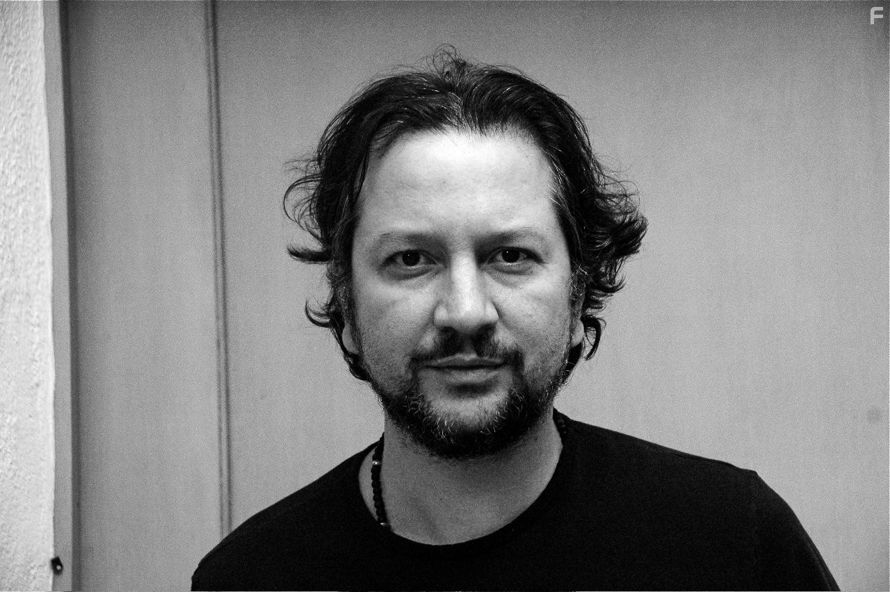 Sebastian Gutierrez in Женщины в беде (2009)