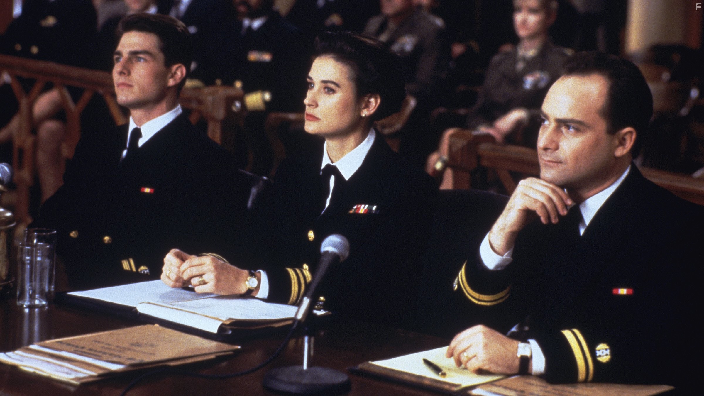 Tom Cruise, Demi Moore, and Kevin Pollak in Несколько хороших парней (1992)