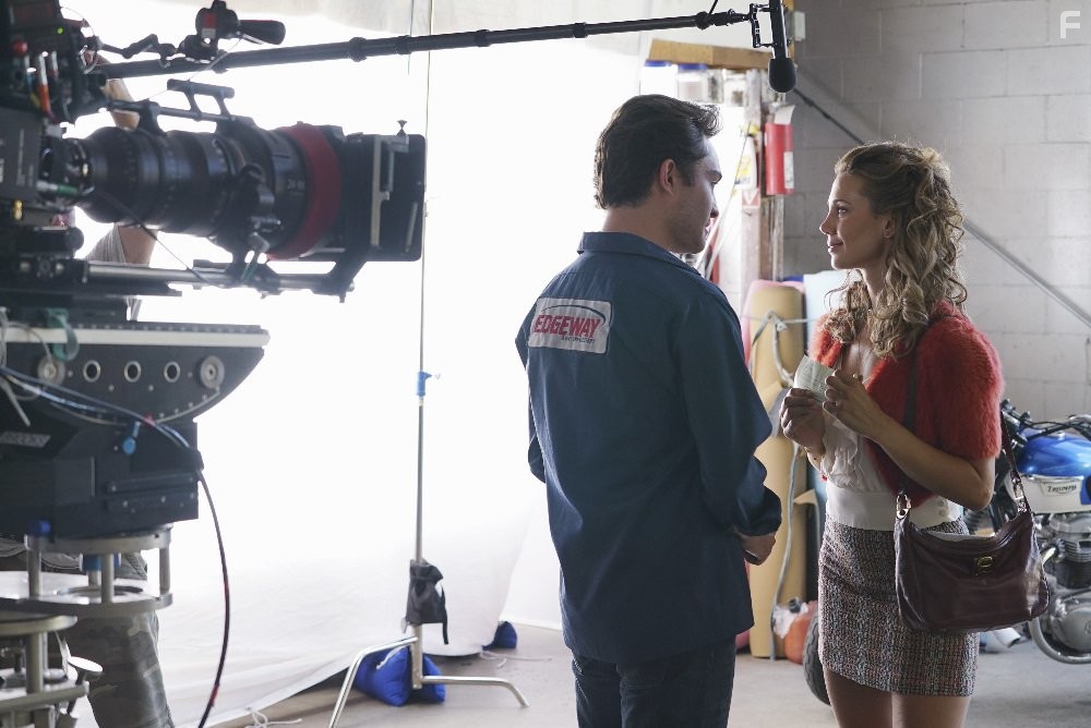 Ed Westwick and Jennifer O'Brien in Злой город (2015)