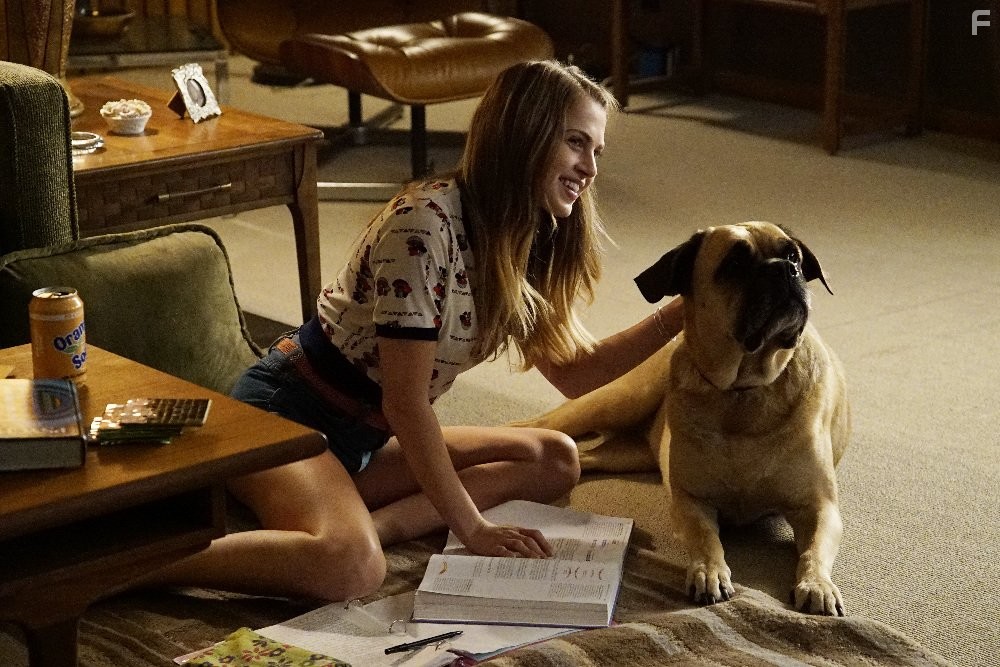 Anne Winters in Злой город (2015)