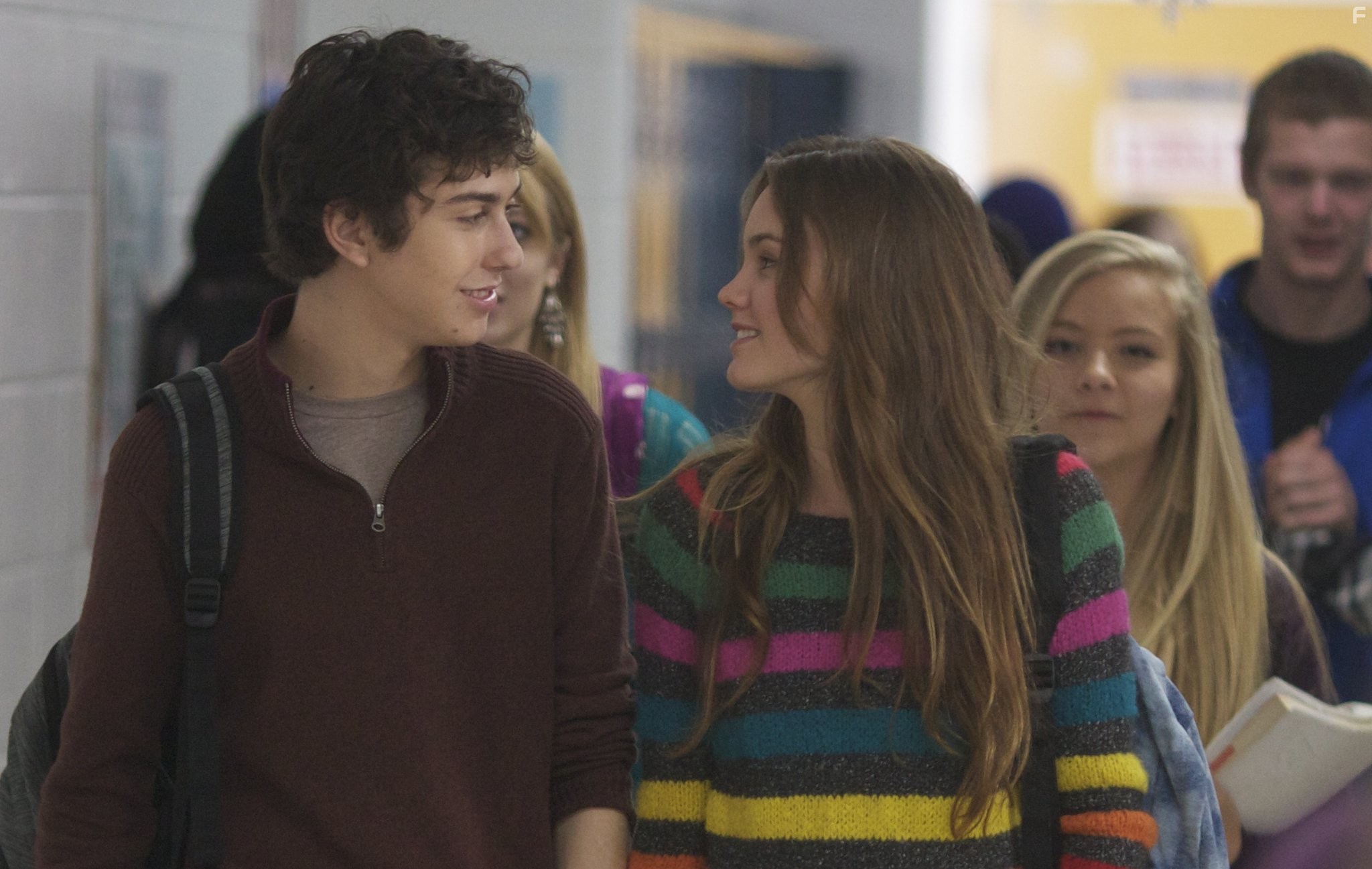 Nat Wolff and Liana Liberato in Застрял в любви (2012)