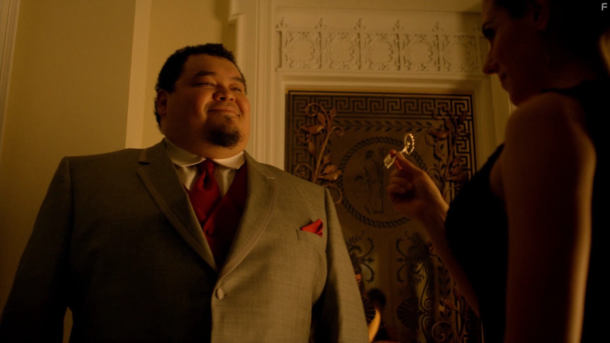 Anna Silk and Pedro Miguel Arce in Зов крови (2010)