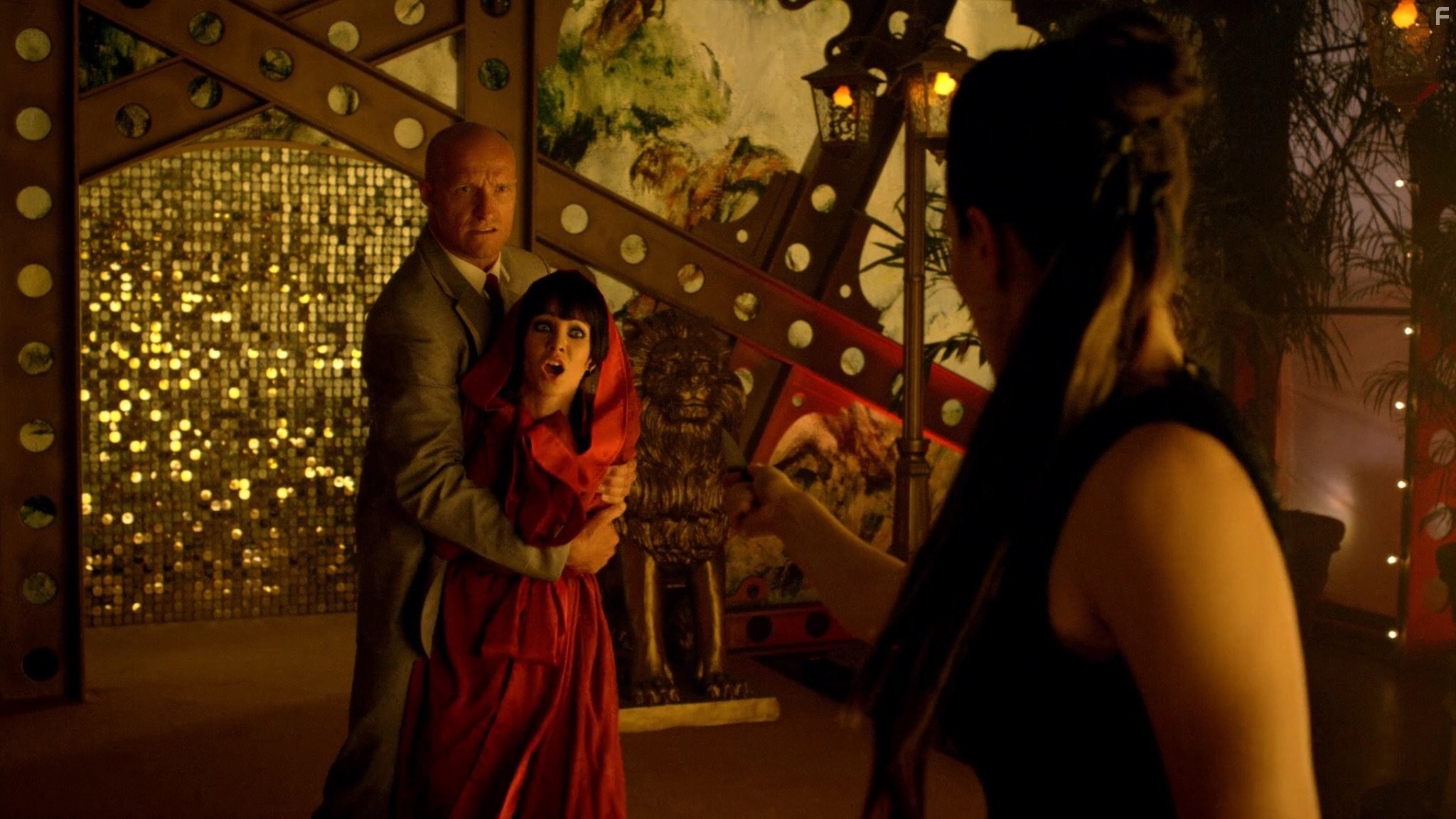 Simon Northwood and Ksenia Solo in Зов крови (2010)