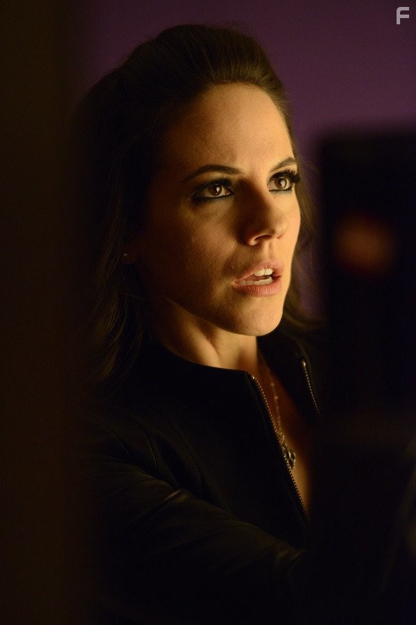 Anna Silk in Зов крови (2010)