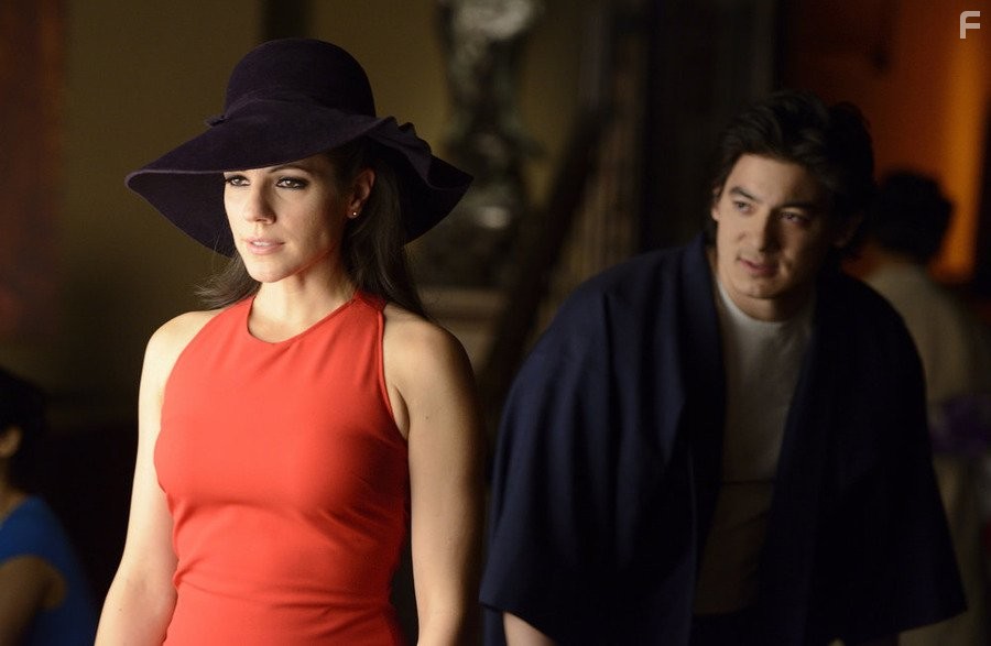 Anna Silk and Scott Ryan Yamamura in Зов крови (2010)