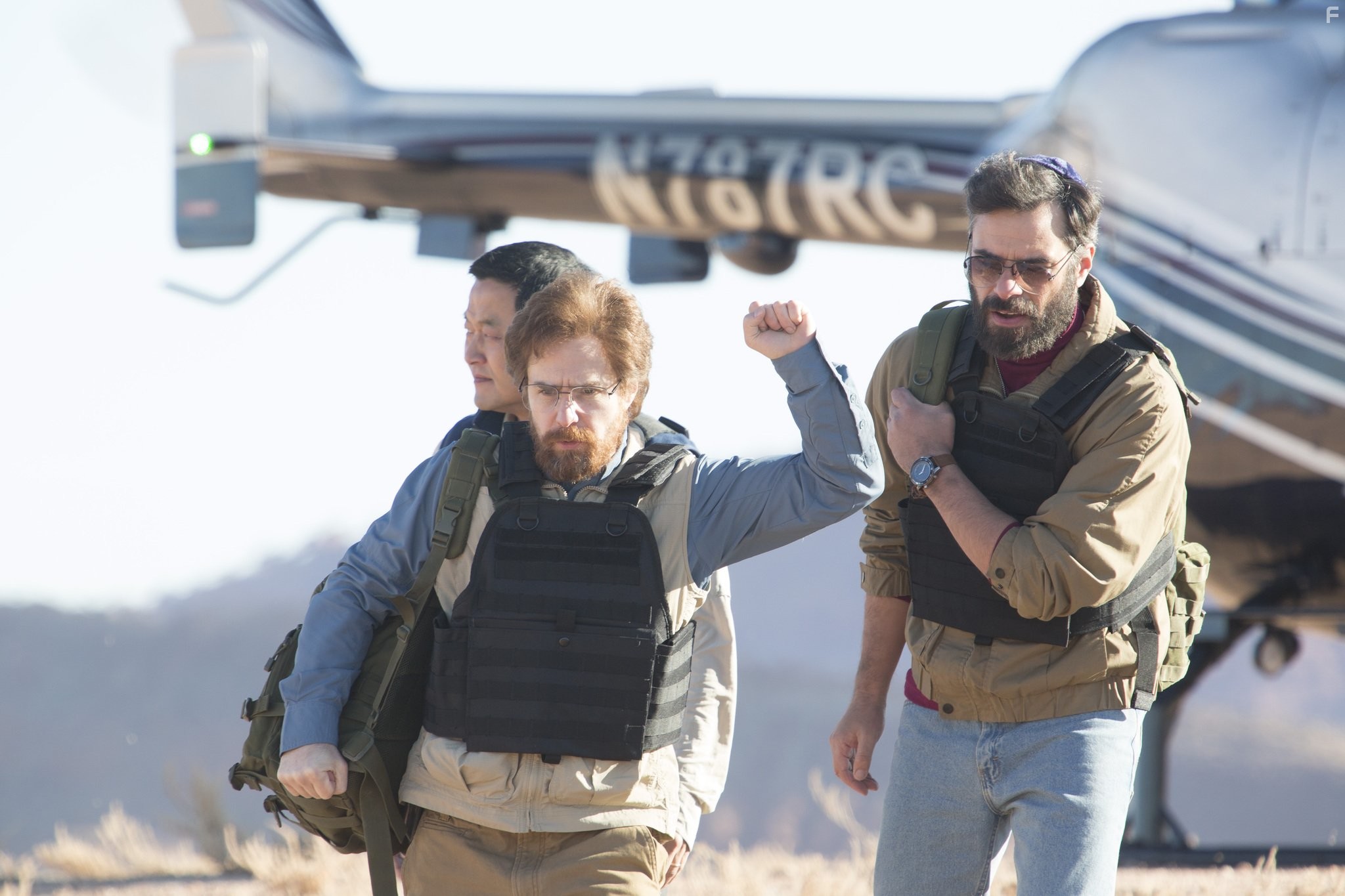 Sam Rockwell and Jemaine Clement in Дон Верден (2015)