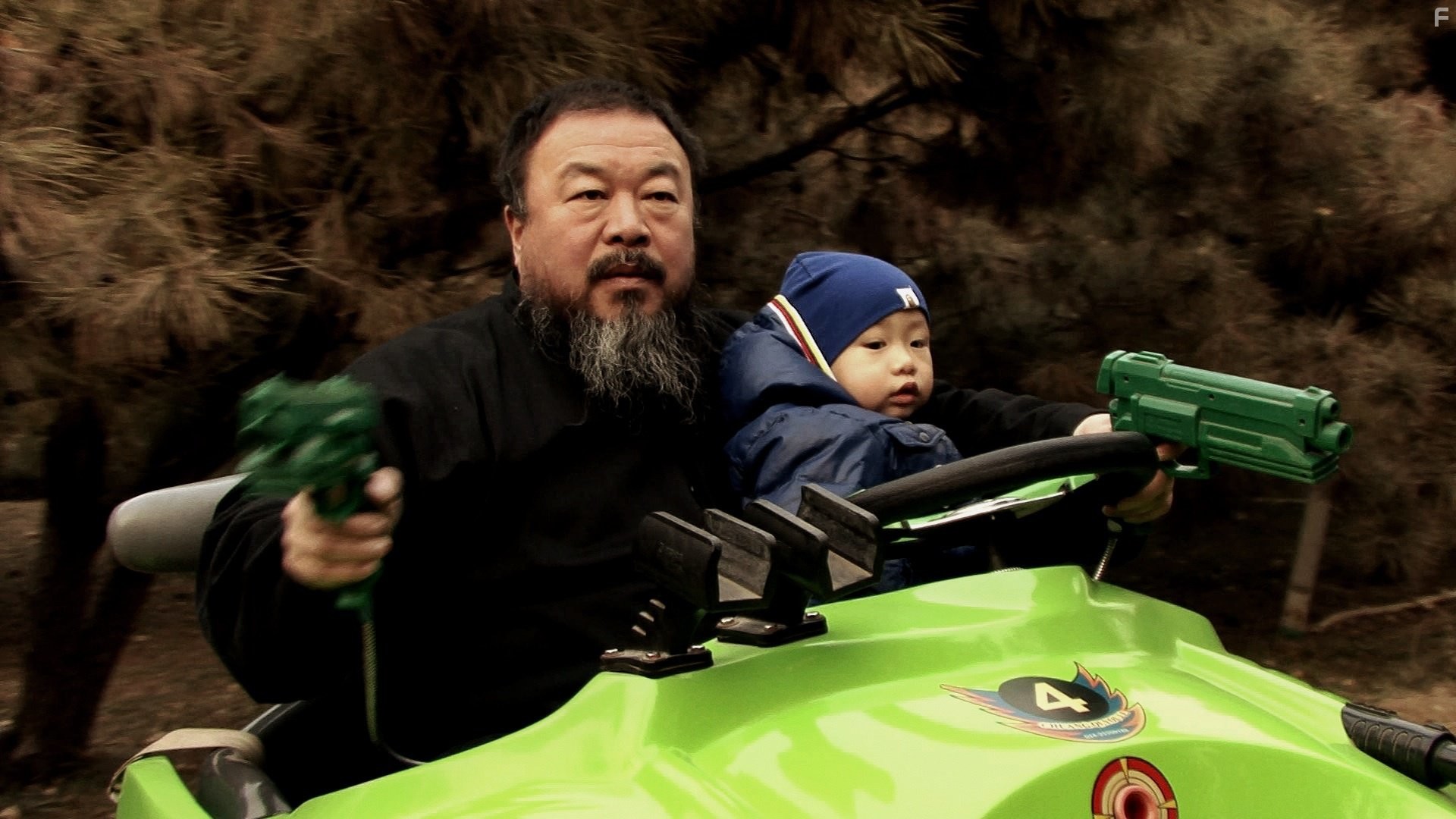 Weiwei Ai in Ai Weiwei: The Fake Case (2013)