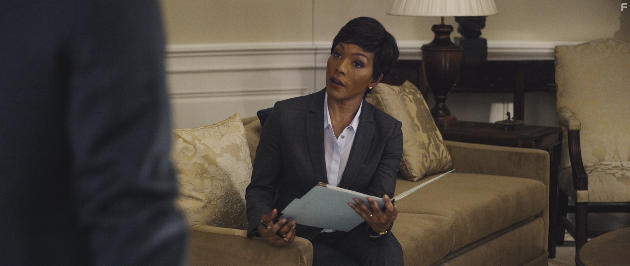 Angela Bassett in Падение Лондона (2016)