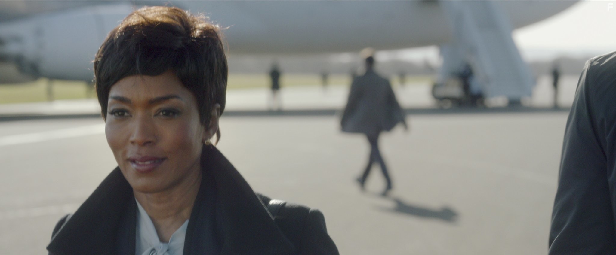 Angela Bassett in Падение Лондона (2016)