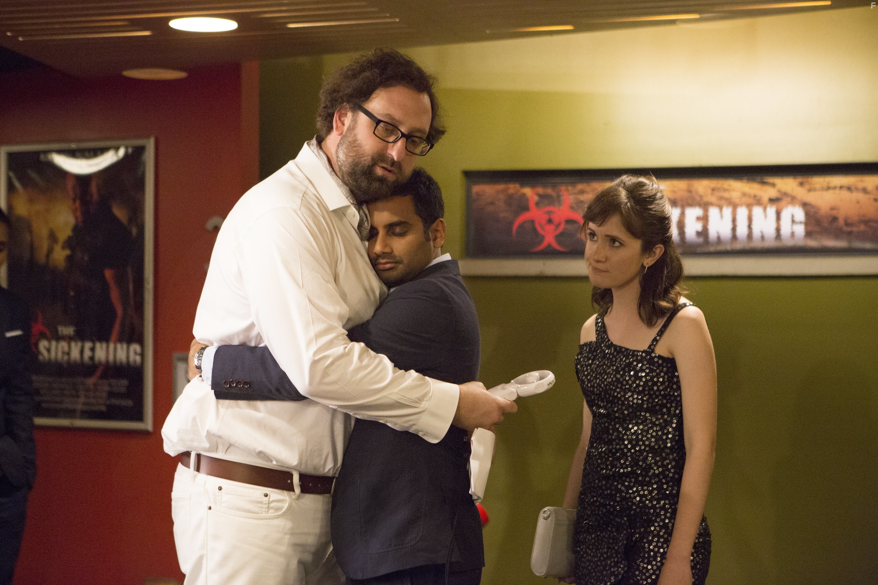 Eric Wareheim, Aziz Ansari, and No?l Wells in Мастер не на все руки (2015)