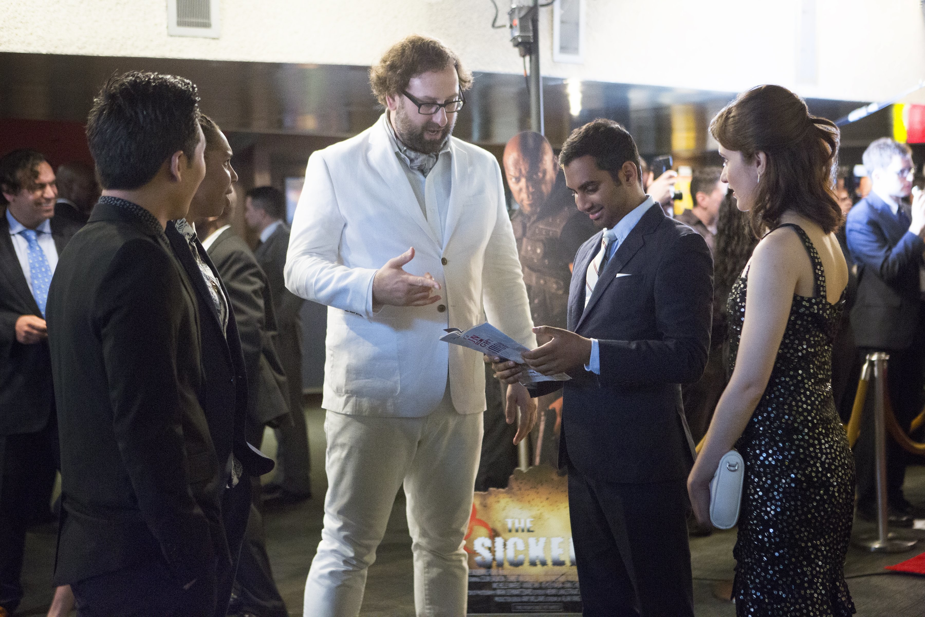 Eric Wareheim, Aziz Ansari, and No?l Wells in Мастер не на все руки (2015)
