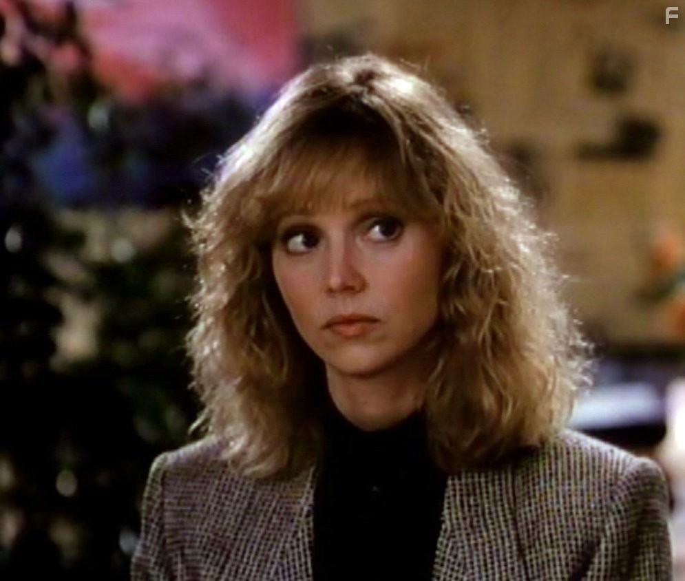 Shelley Long in Непримиримые противоречия (1984)
