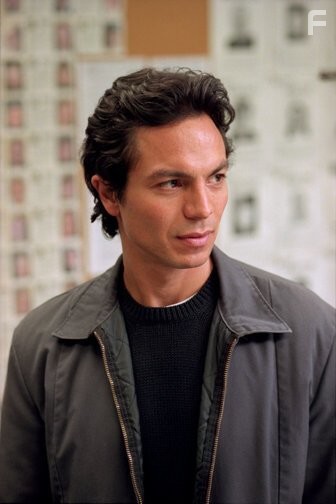 Benjamin Bratt in Покинутый (2002)