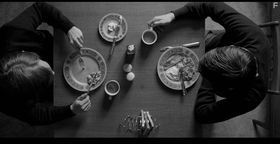 Sam Riley and James Anthony Pearson in Контроль (2007)