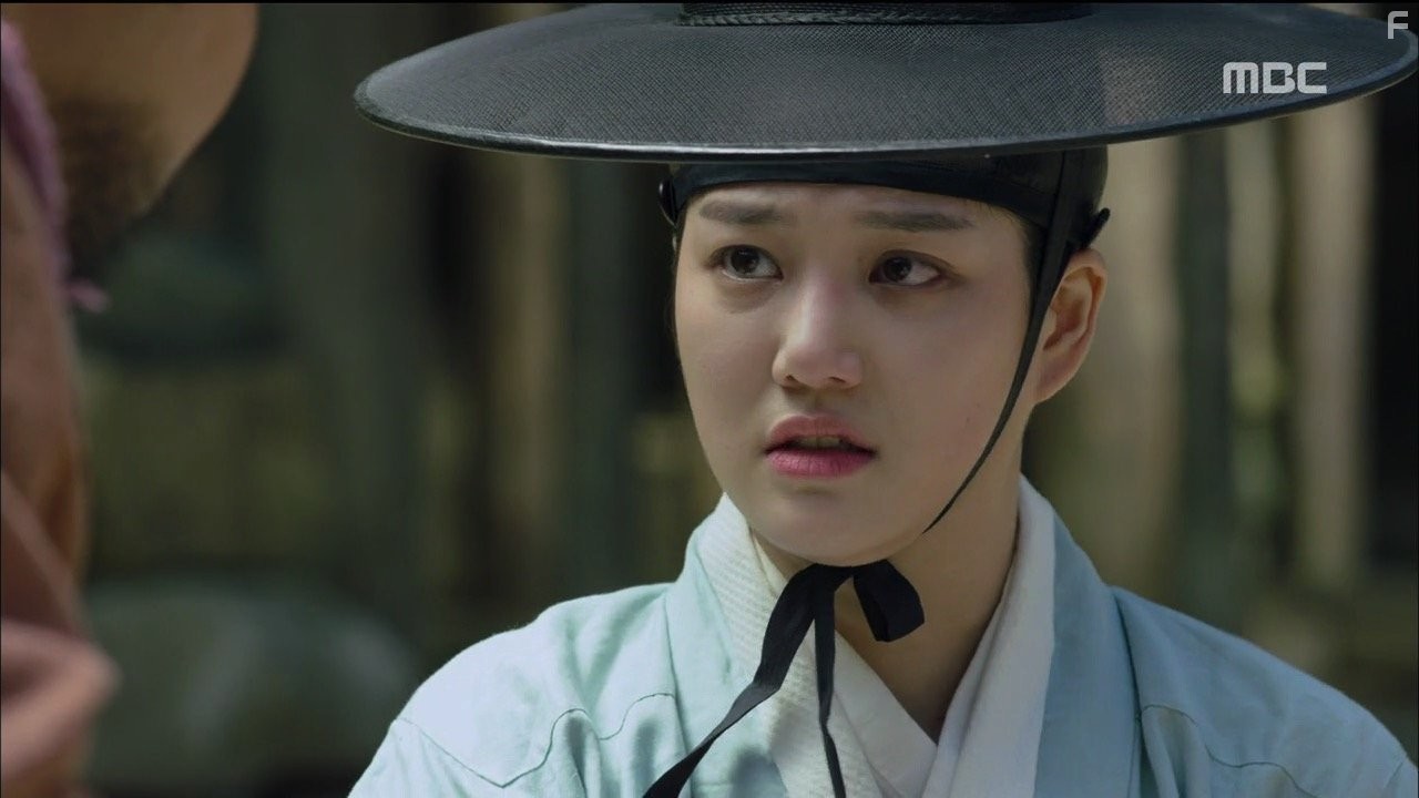 Yoo-Bi Lee in Bameul geotneun seonbi (2015)