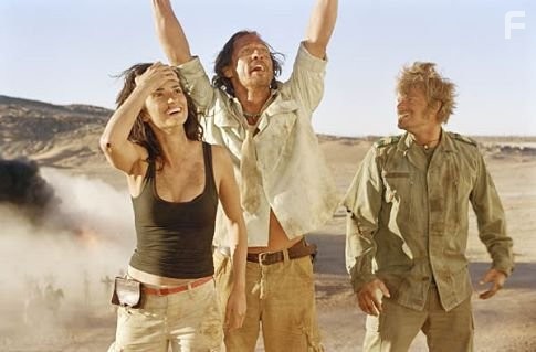 Matthew McConaughey, Steve Zahn, and Pen?lope Cruz in Сахара (2005)