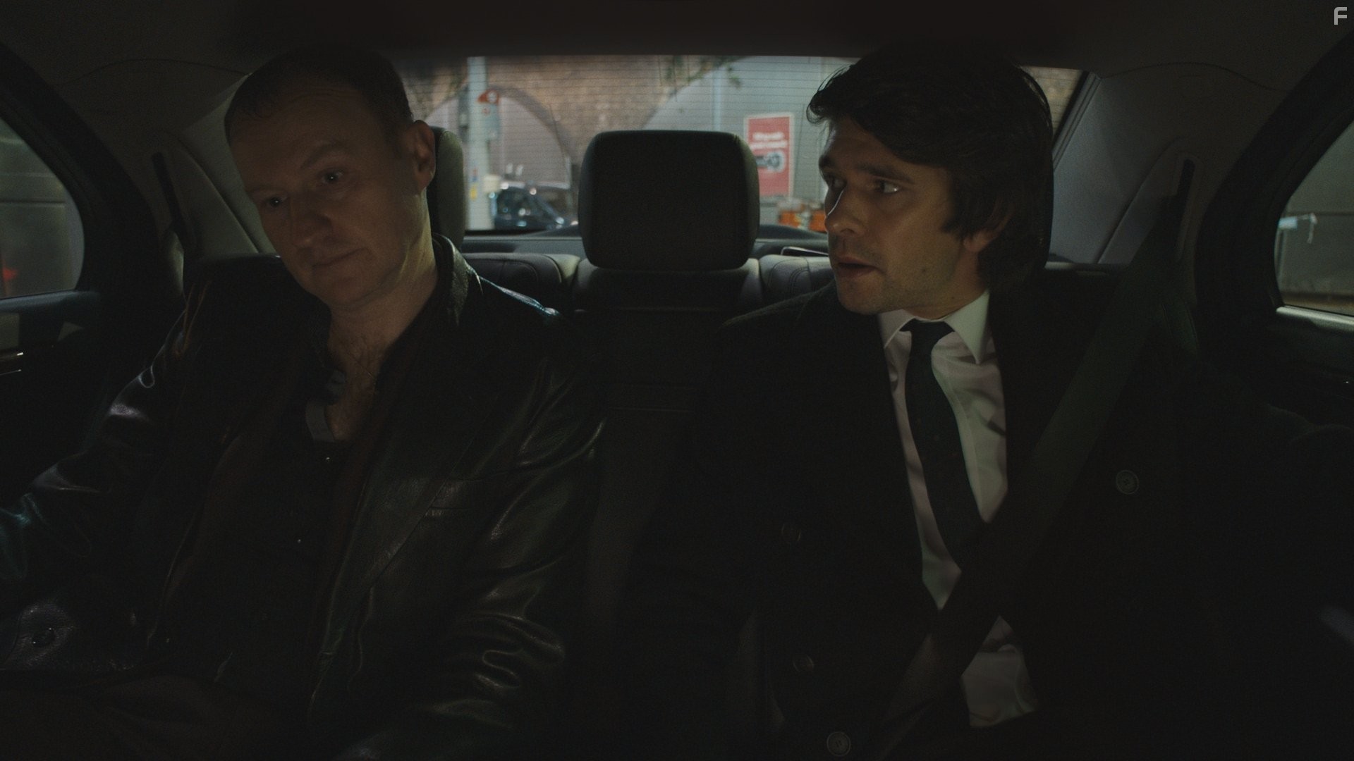 Mark Gatiss and Ben Whishaw in Лондонский шпион (2015)