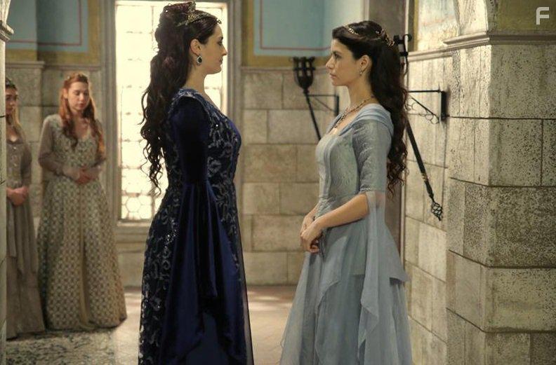 Beren Saat and Aslihan Grbz in Muhtesem Yzyil: Ksem (2015)