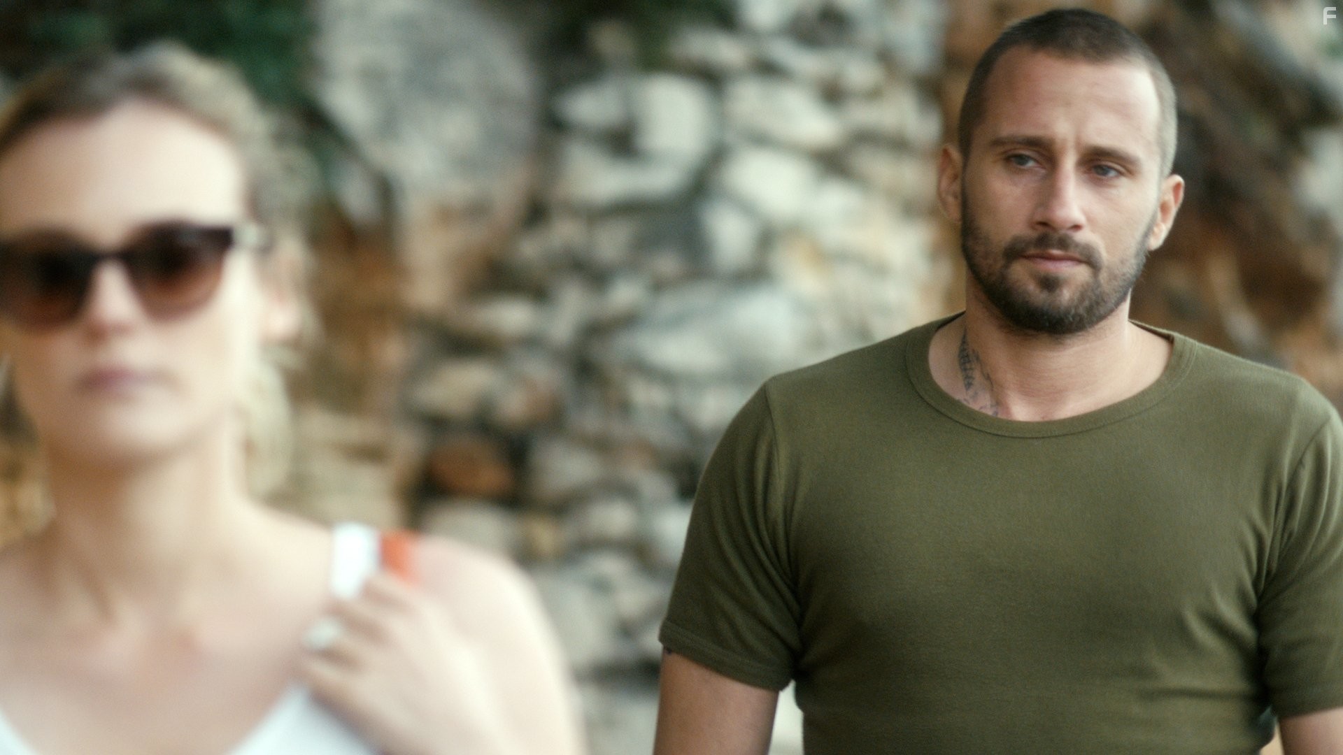 Matthias Schoenaerts and Diane Kruger in Телохранитель (2015)