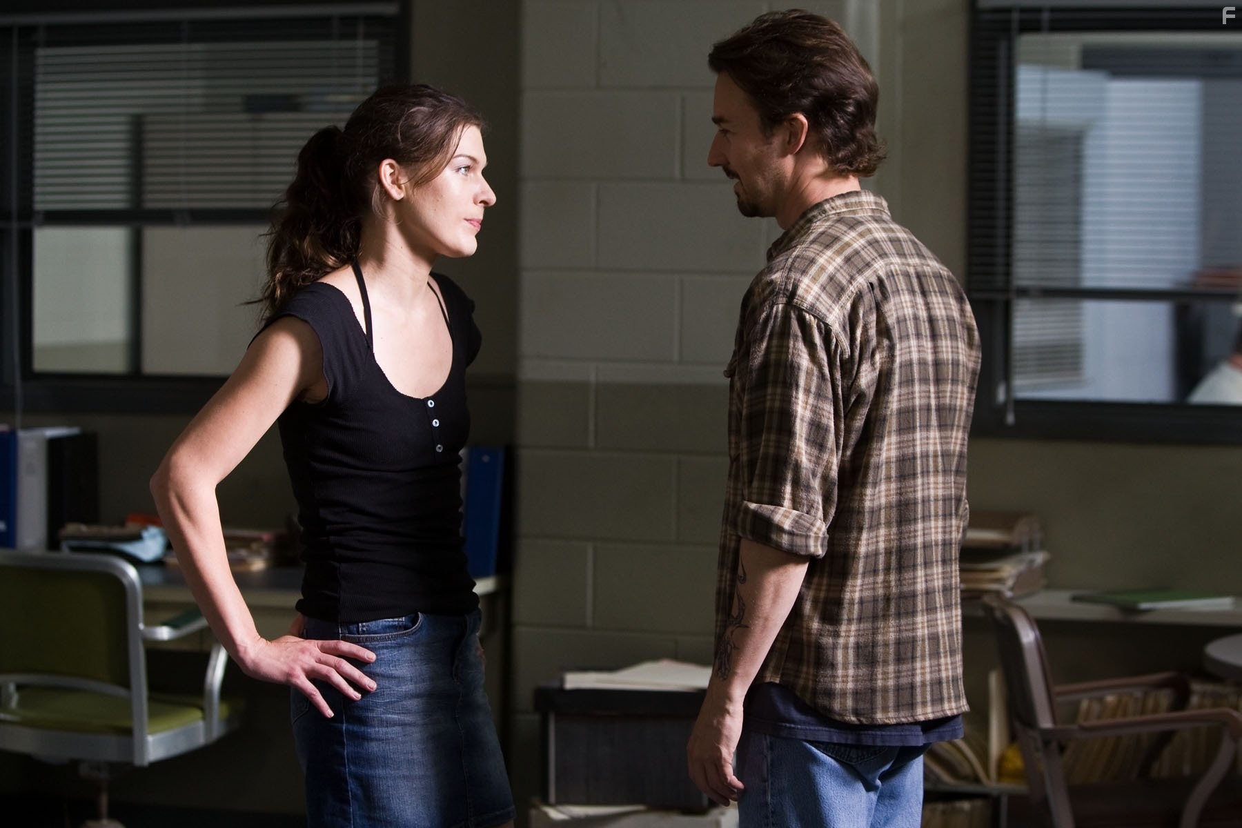 Milla Jovovich and Edward Norton in Стоун (2010)