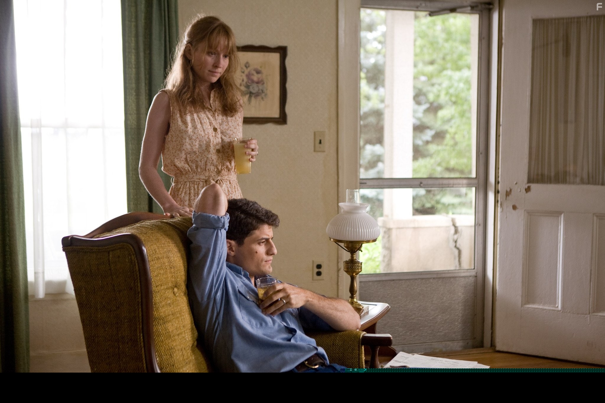 Pepper Binkley and Enver Gjokaj in Стоун (2010)