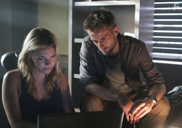 Joe Anderson and Eloise Mumford in Река (2012)