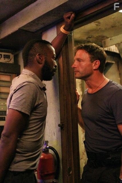 Thomas Kretschmann and Shaun Parkes in Река (2012)