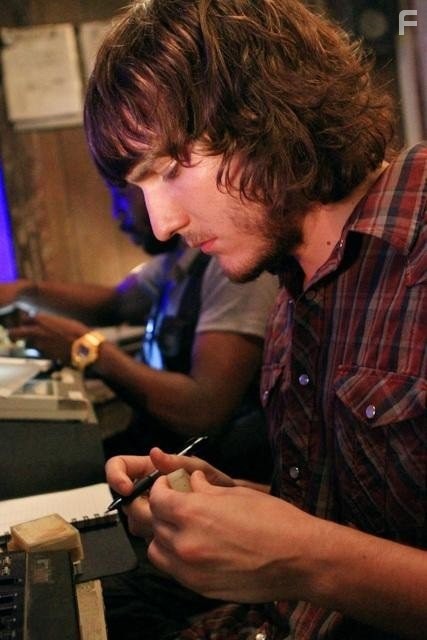 Scott Michael Foster in Река (2012)