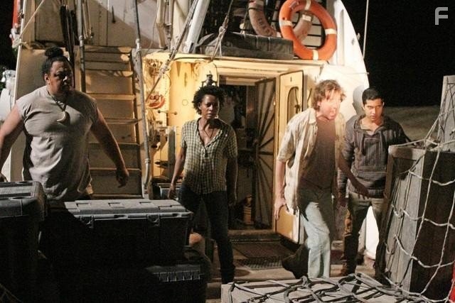 Karen Leblanc and Kelemete Misipeka in Река (2012)