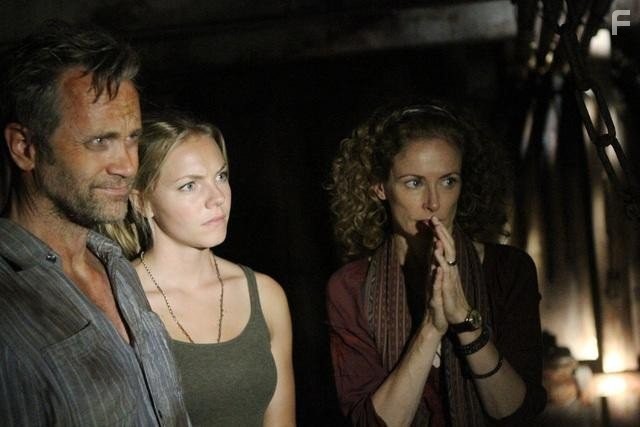 Leslie Hope, Lee Tergesen, and Eloise Mumford in Река (2012)