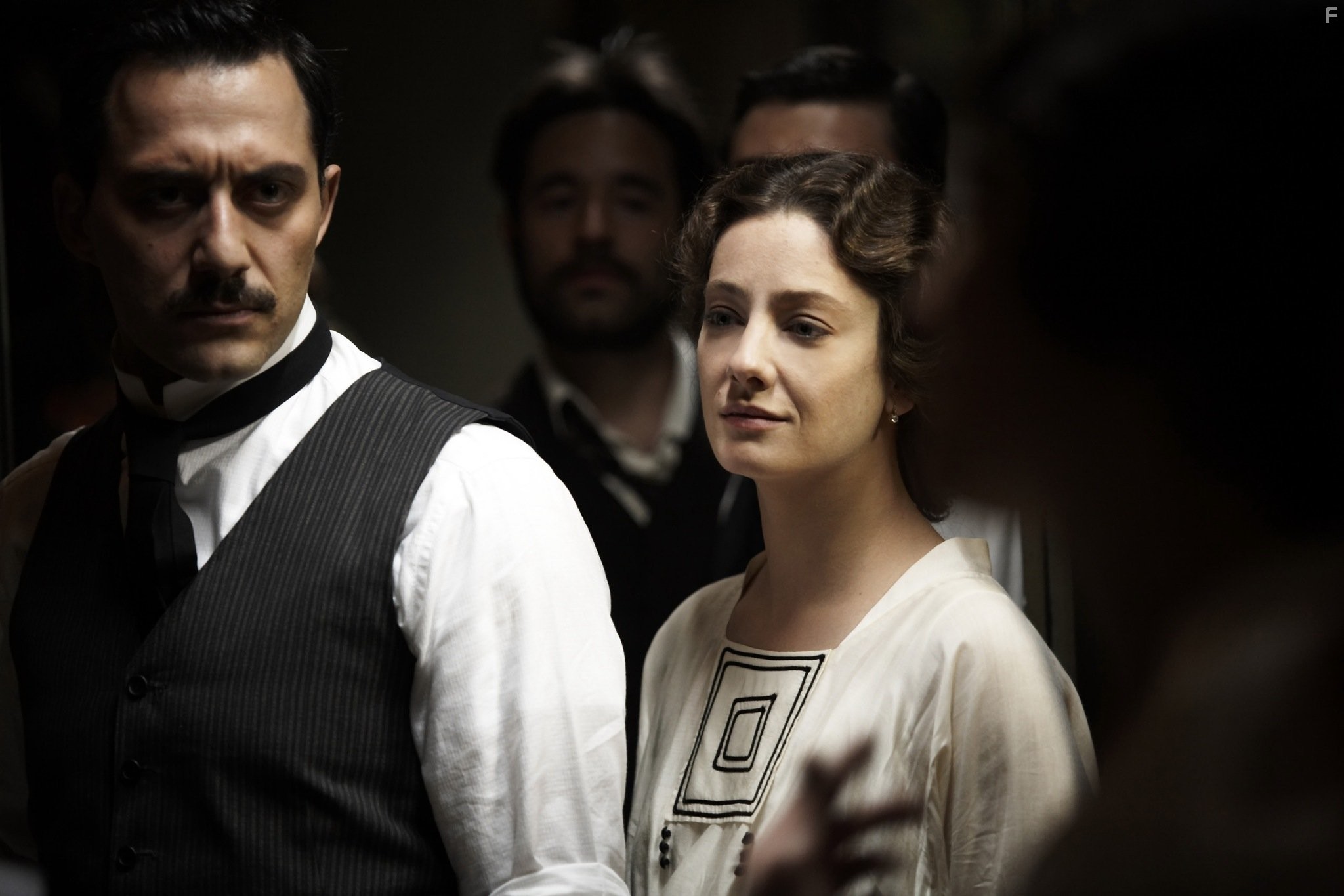 Giovanna Mezzogiorno and Filippo Timi in Побеждать (2009)