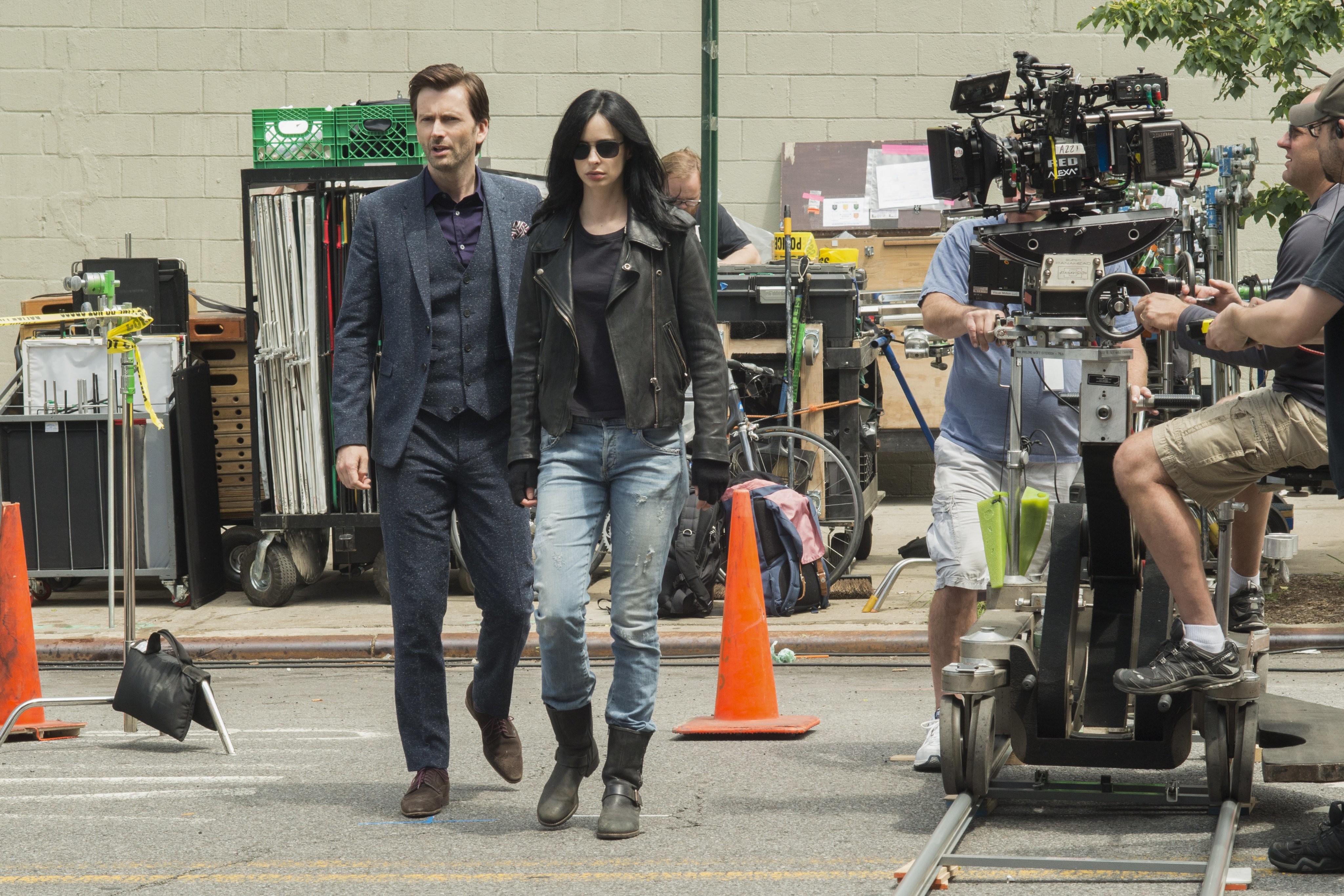 David Tennant and Krysten Ritter in Джессика Джонс (2015)