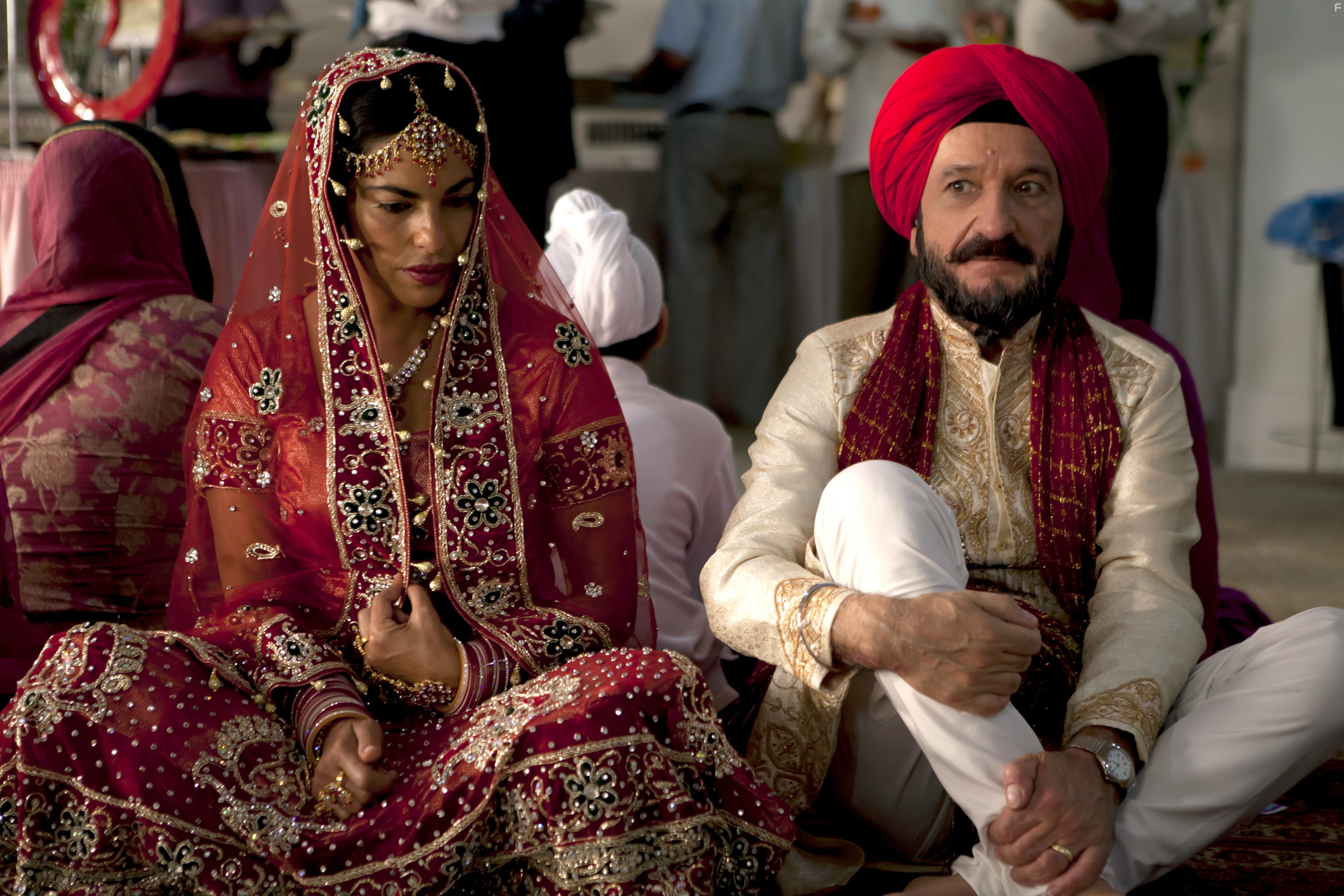Ben Kingsley and Sarita Choudhury in Уроки вождения (2014)